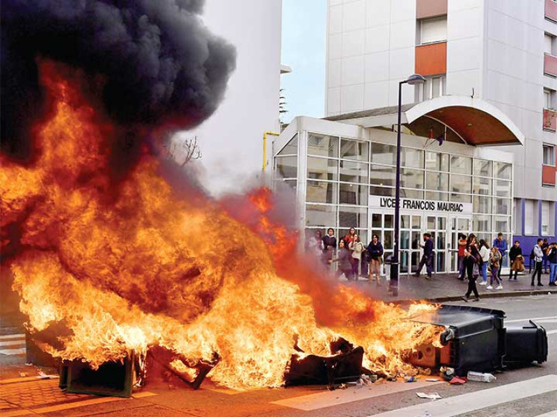 Macron cede a protestas; cancela gasolinazo