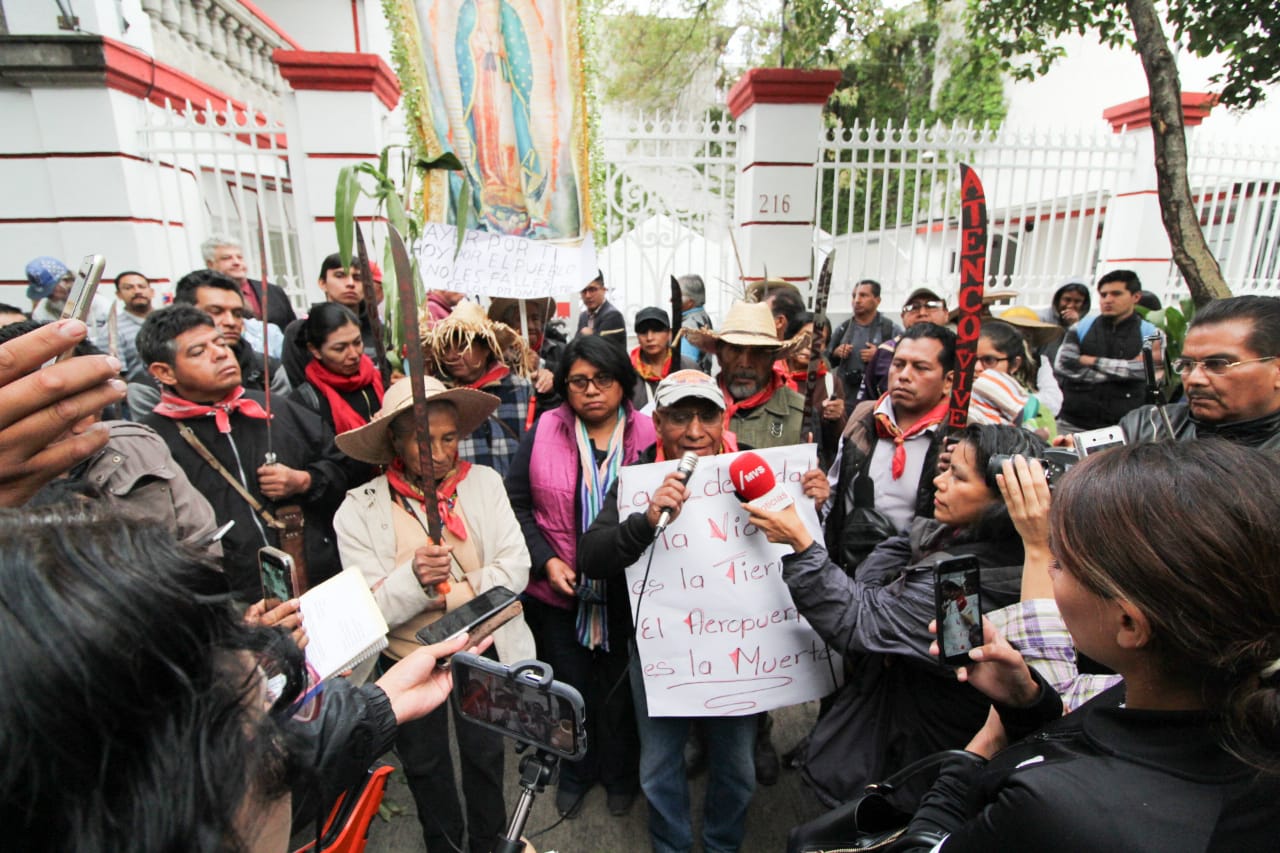 Marchan pobladores de Atenco a casa de transición en la Roma