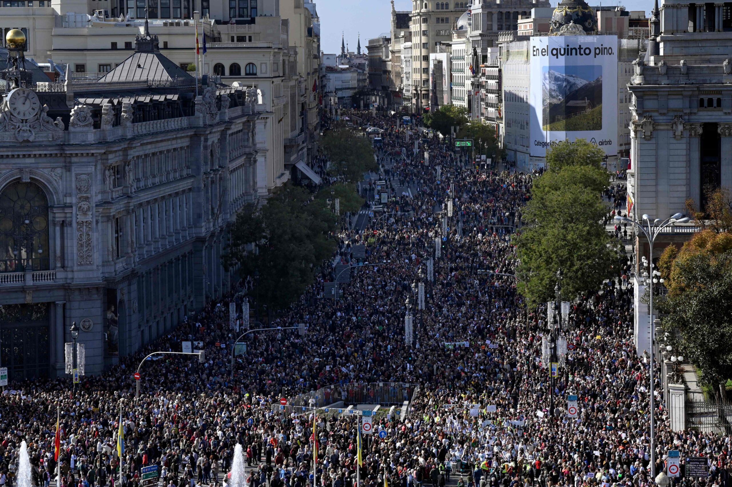 Miles de manifestantes en Madrid en defensa de la salud pública