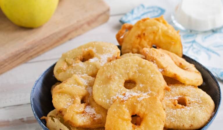 Mini bocados fritos de manzana