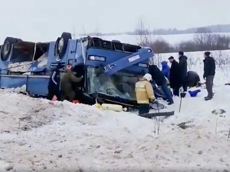 Mueren 7 personas en accidente de autobús en Rusia