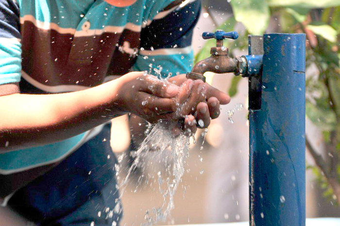 Pese a contingencia por COVID-19, más de 100 colonias en Morelia padecen por suministro de agua