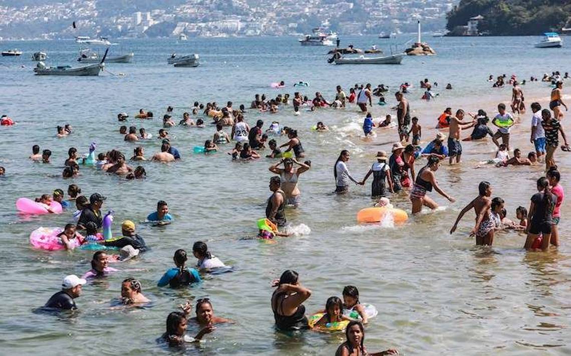 Pese a pandemia, las playas de Guerrero llegaron al límite de su capacidad hotelera durante este puente vacacional