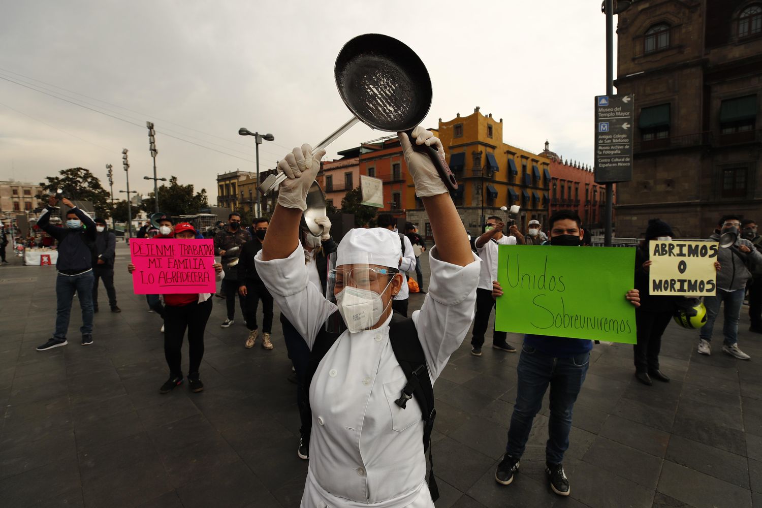 Pese a semáforo rojo, reabrirán sus mesas 5% de los restaurantes del Edomex y CDMX