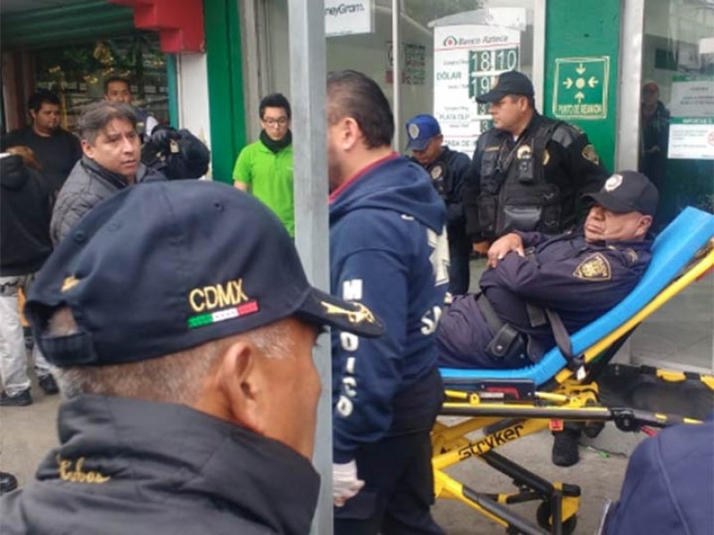 Policía se dispara por accidente al pie en la Jardín Balbuena