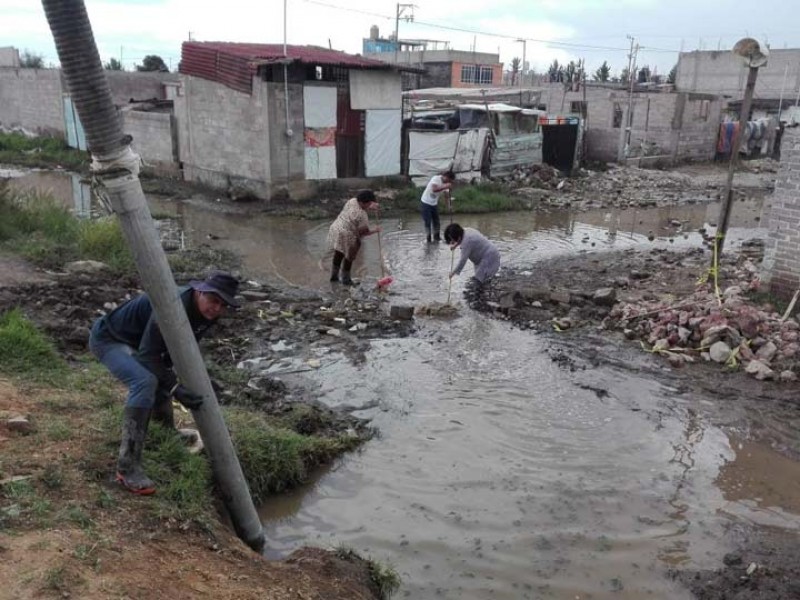 Por aguas negras, enfermedades de la piel e intestinales en Texcoco