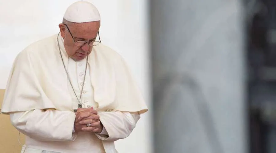 Por dolor de ciática, Papa Francisco no presidirá celebración de Año Nuevo