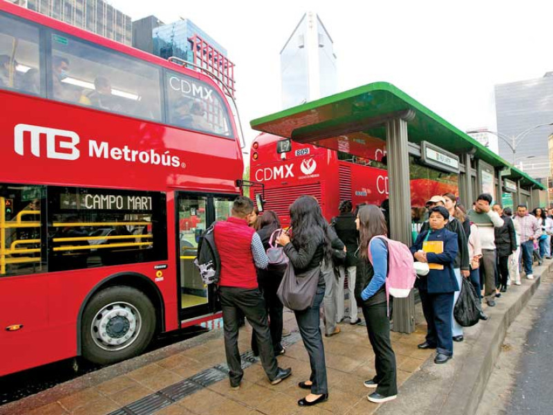 Presentan equipo; Florencia Serranía Soto estará al frente del Metro