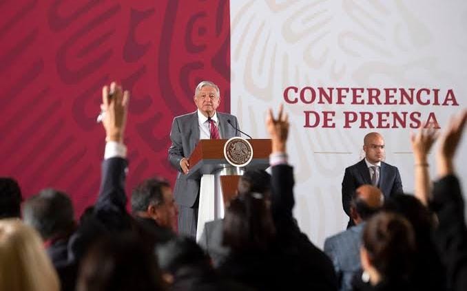 Presidencia niega pago a reporteros por preguntas a AMLO