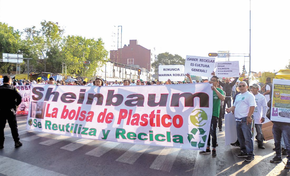 Prohíben plásticos desechables, comerciantes protestan