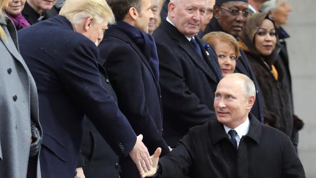 Putin califica de buena su conversación con Trump en París