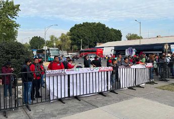 Recibirán a próximos diputados con manteles largos en San Lázaro