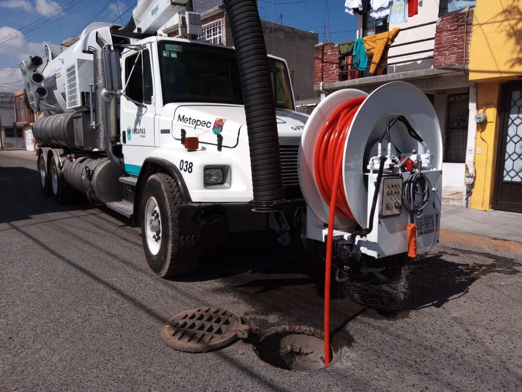 Regeneran infraestructura en colonias de Metepec