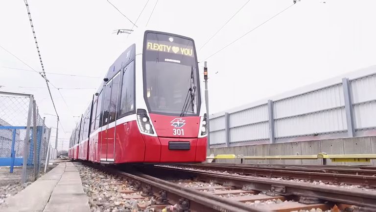 Reparten desodorantes para combatir el mal olor en el metro de Viena