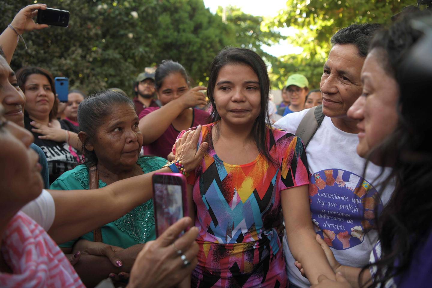 Salvadoreña es absuelta por “intento de homicidio” tras sufrir parto espontáneo