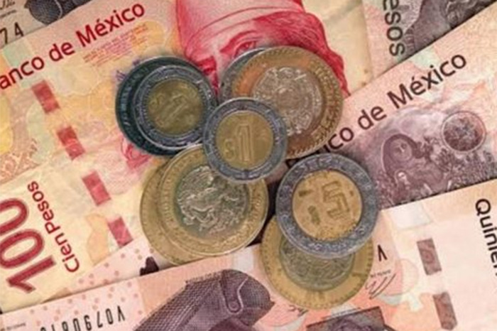 Se aprueba aumento de 15% al salario mínimo: subirá a 141.7 pesos; empresarios reprochan la medida