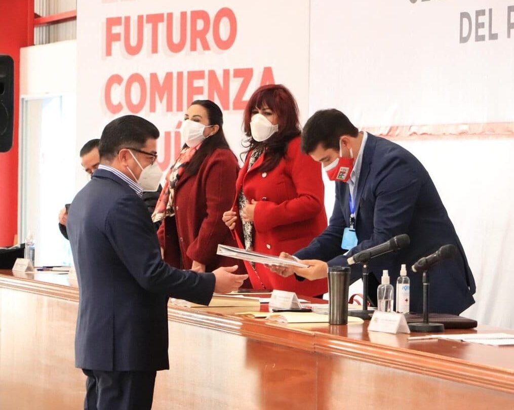 Se prerregistraron 33 candidatos a diputados por el PRI en Edomex |