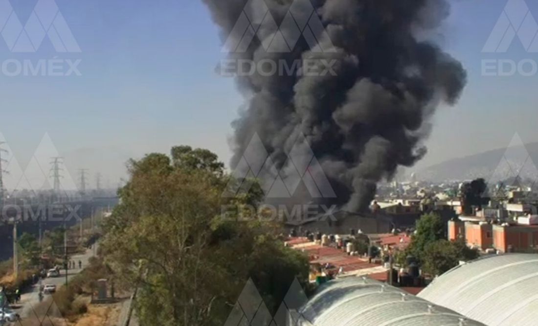 Se registra incendio en fábrica de colchones en Ecatepec