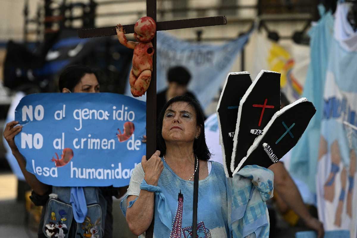 Sectores antiaborto convocan marchas y caravanas en Argentina