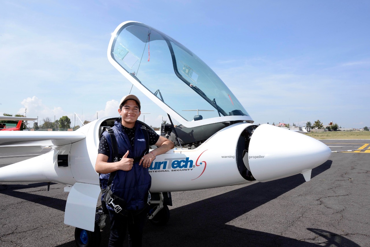 Seguritech impulsa a joven para ir a la NASA