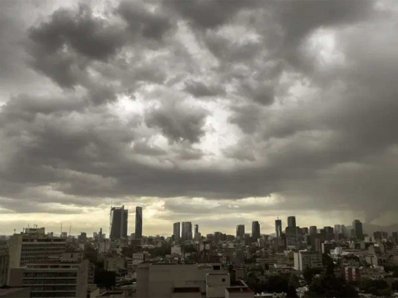 Será un día medio nublado con posibilidad de lluvia en el Valle de México