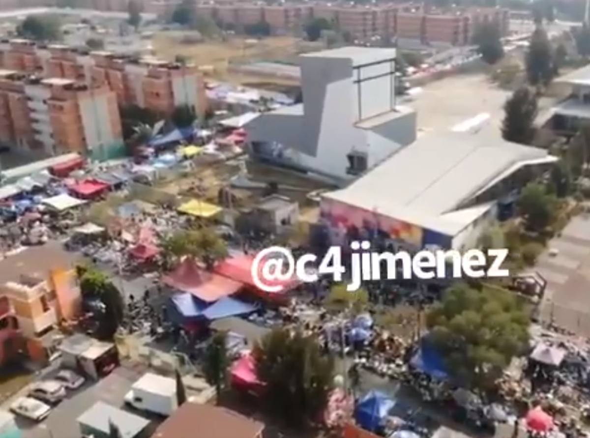 Sin miedo a la pandemia, así se aglomeran en tianguis de Iztapalapa