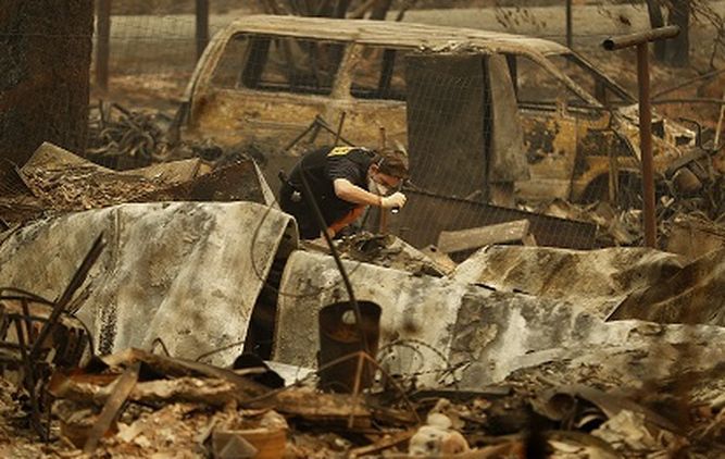 Suman 44 muertos tras incendio forestal de California