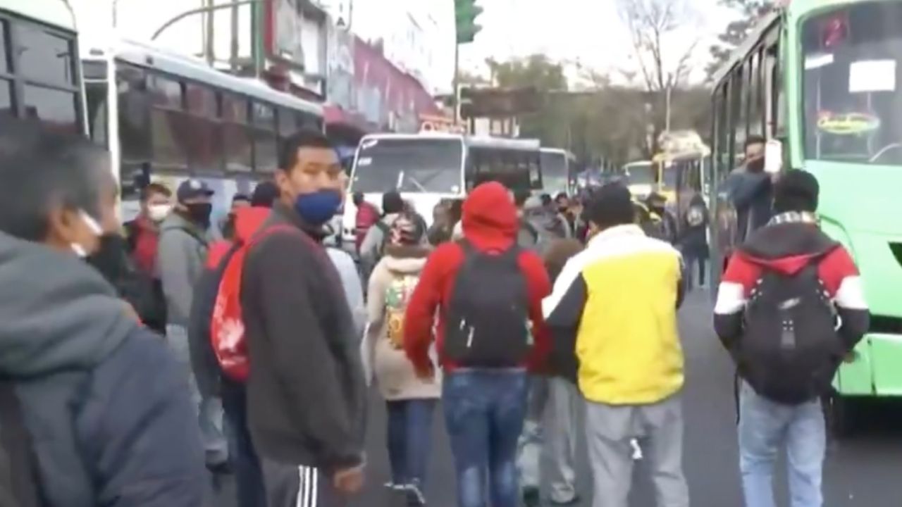 Suspensión de líneas de Metro causa aglomeraciones y retrasos en plena pandemia