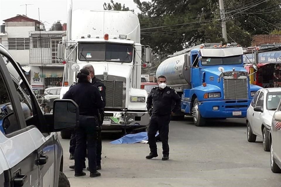 Tráiler embiste a ciclista en Cuautitlán Izcalli