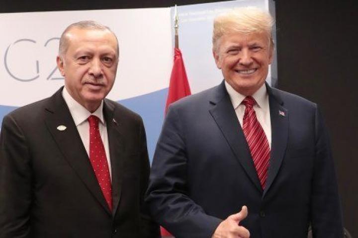 Trump a Turquía: “Arrasaremos a Turquía económicamente si atacan a los kurdos”