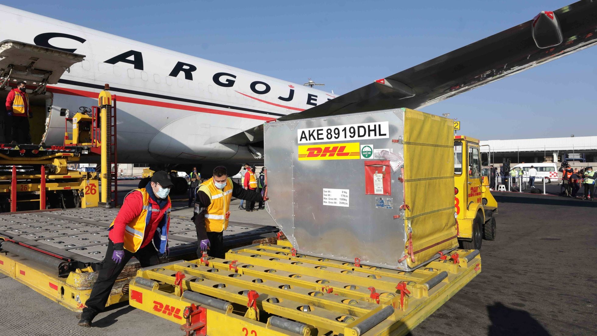 Video: Llega último cargamento pequeño de vacunas anticovid a México, la próxima semana serán más grandes