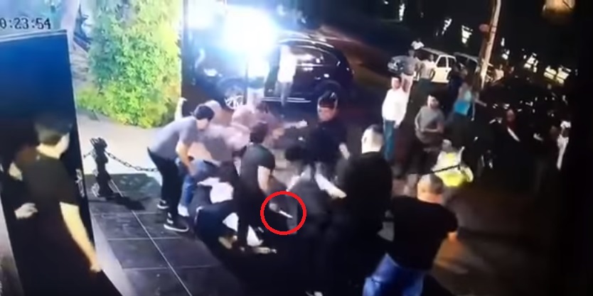 (Vídeo) Recibe una brutal golpiza:  Muere luchador Dzhamshid Kenzháyev