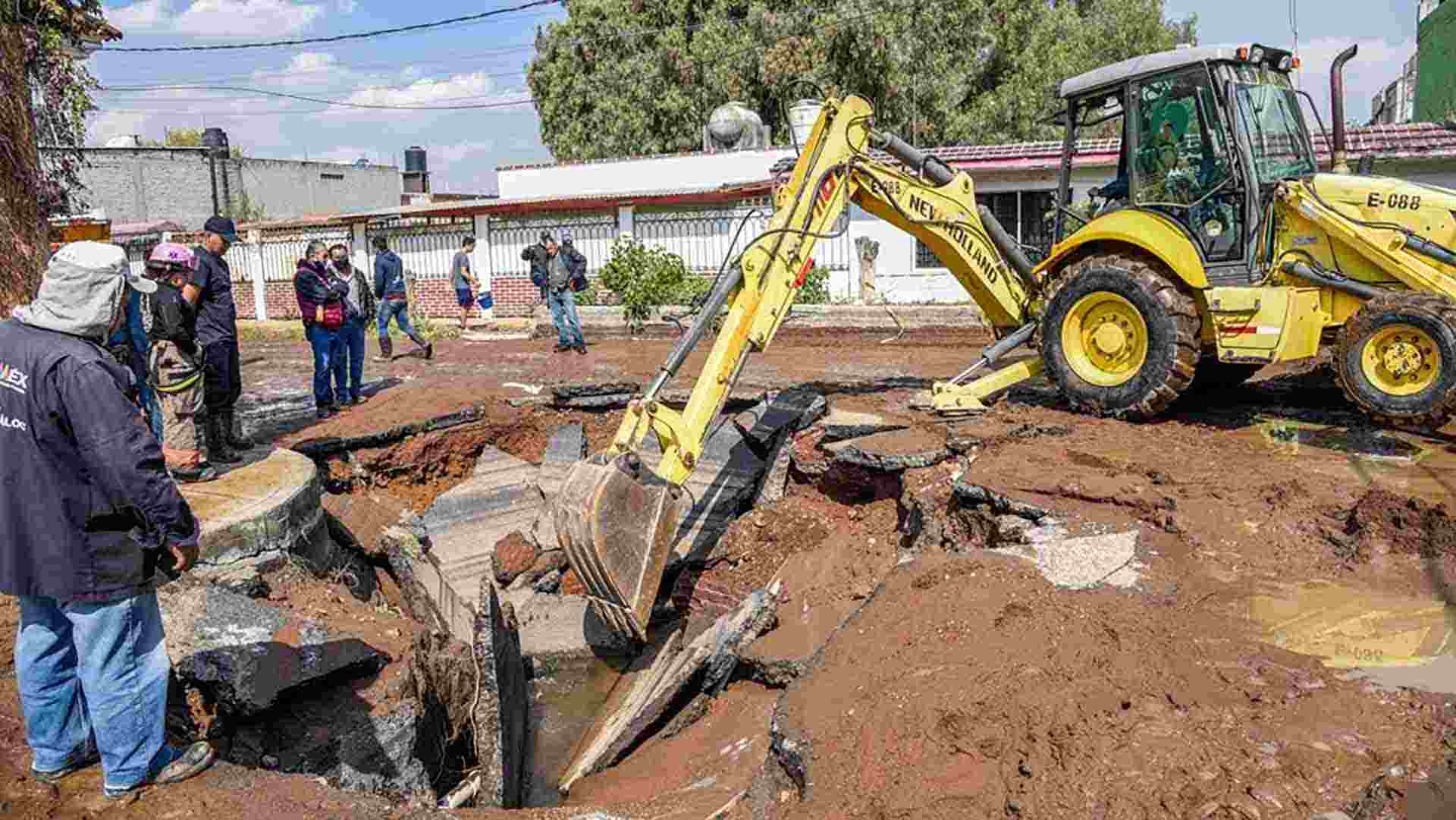 ¡Ya casi llega el agua! Reparan tubería de agua potable en Ecatepec