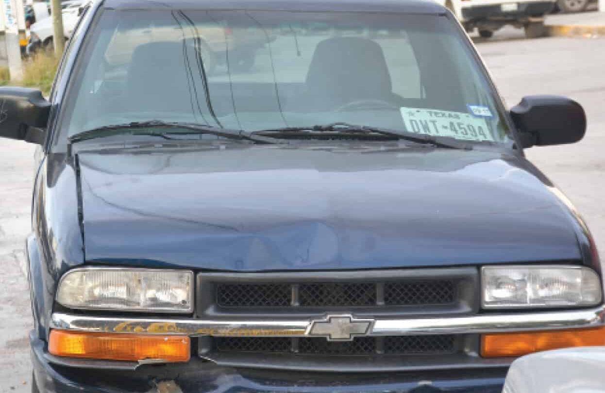 Aseguran dos Nissan en Lomas |