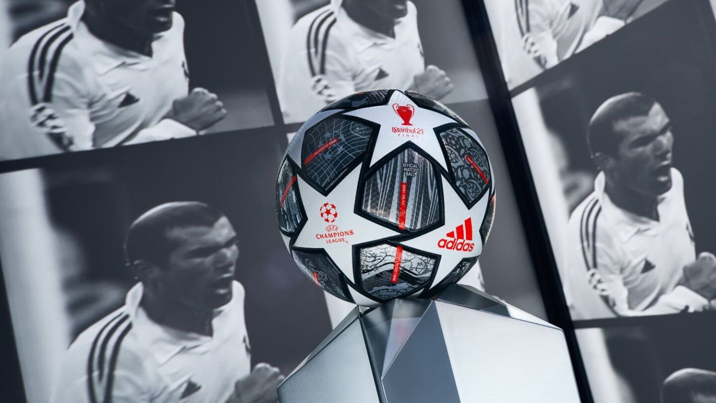 Balón de la Champions League conmemora 20 aniversario de diseño estrellado