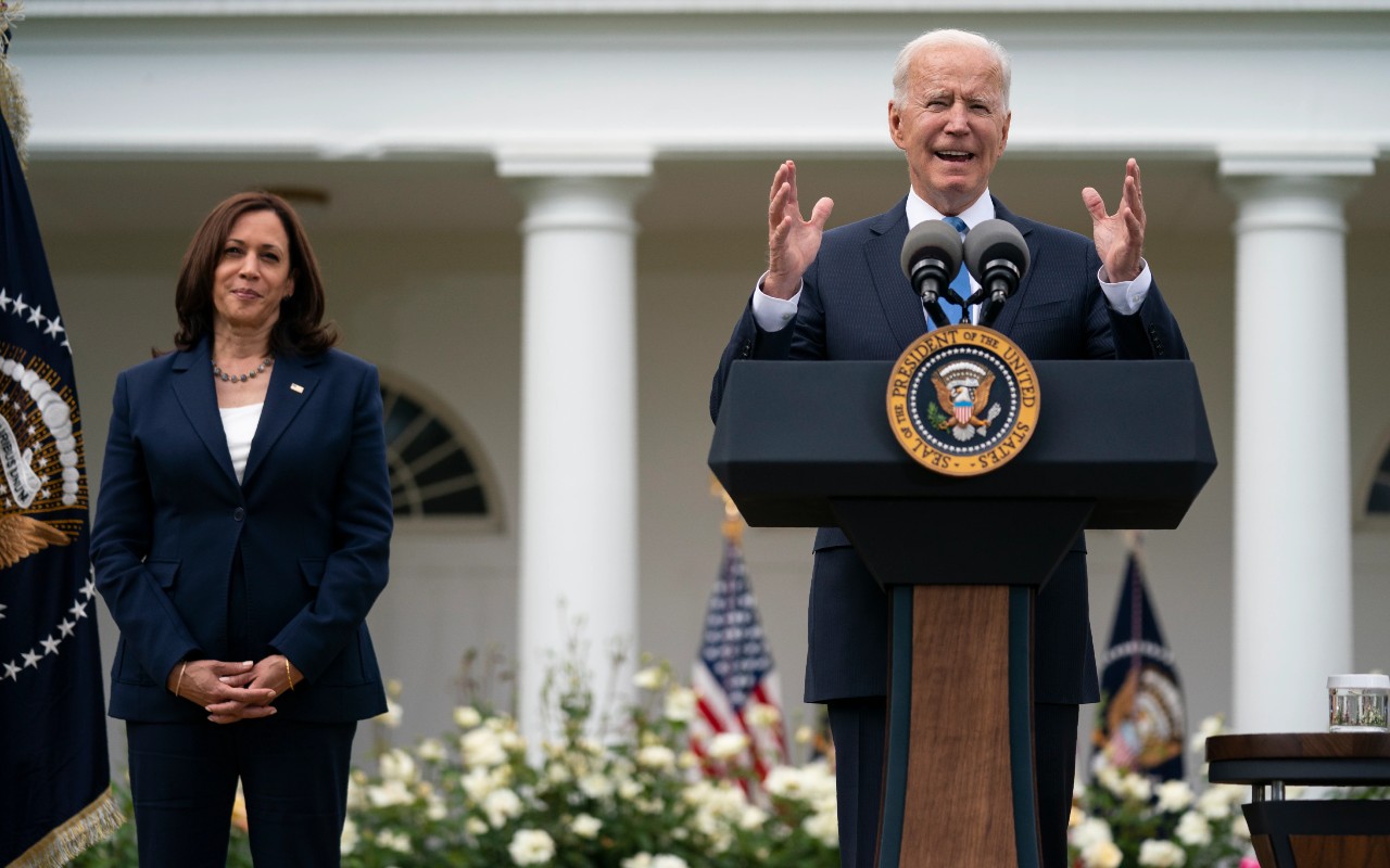 Biden se reúne con dreamers para hablar de la reforma migratoria