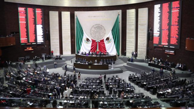 Diputados avalan reforma sobre industria eléctrica de AMLO en comisiones; avanza al pleno