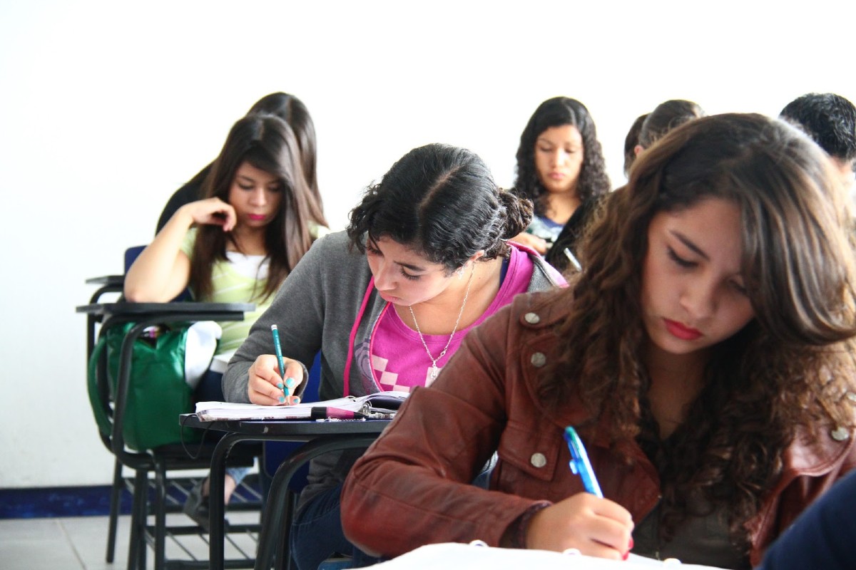 El 52% de los mexicanos entre 25 y 34 años no han estudiado el bachillerato