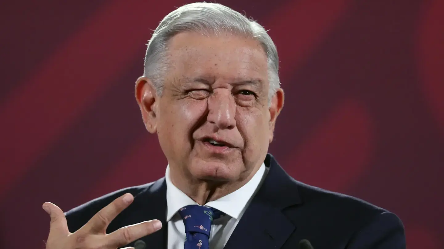 El presidente López Obrador advierte a sus adversarios Nos falta un año pero que no coman ansias |