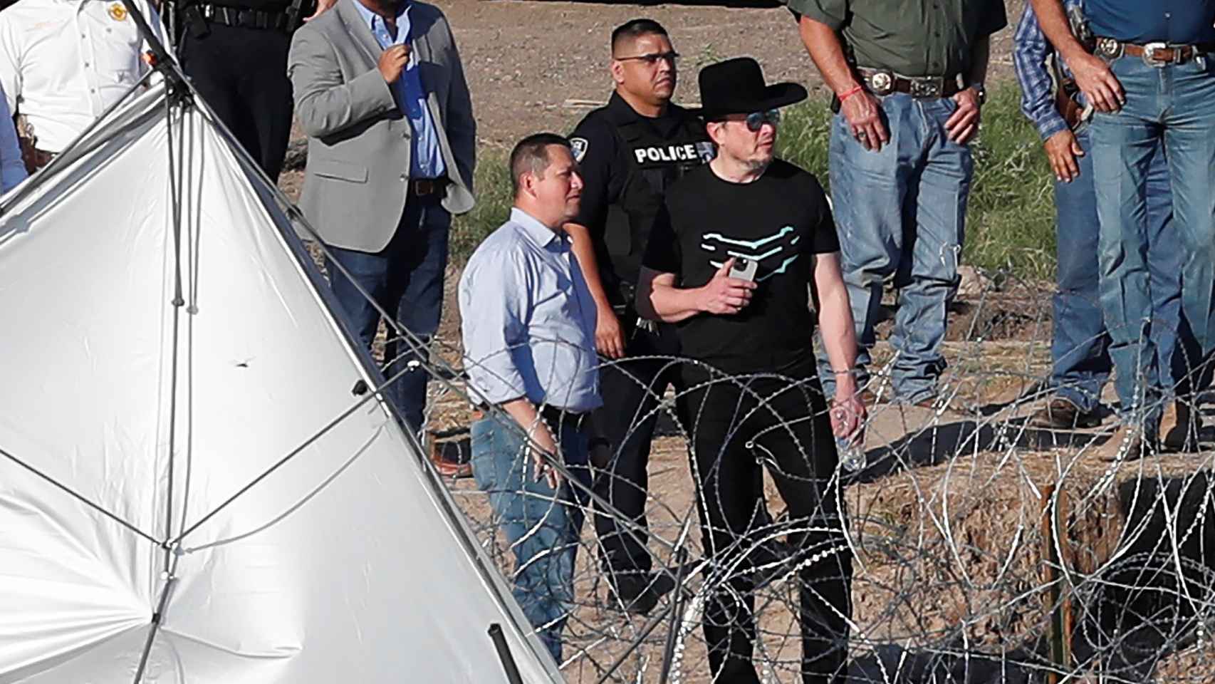 Elon Musk se pronuncia a favor de la migración durante visita a la frontera sur de EE.UU.