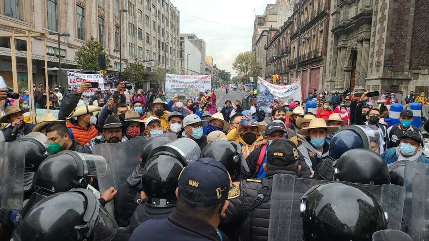 En CDMX Impiden A Comuneros Michoacanos Manifestarse En El Zócalo |