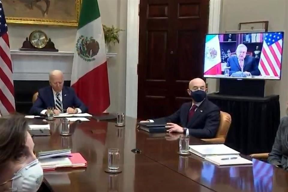 Es bueno no estar lejos de EU dice AMLO a Biden durante primera reunión virtual