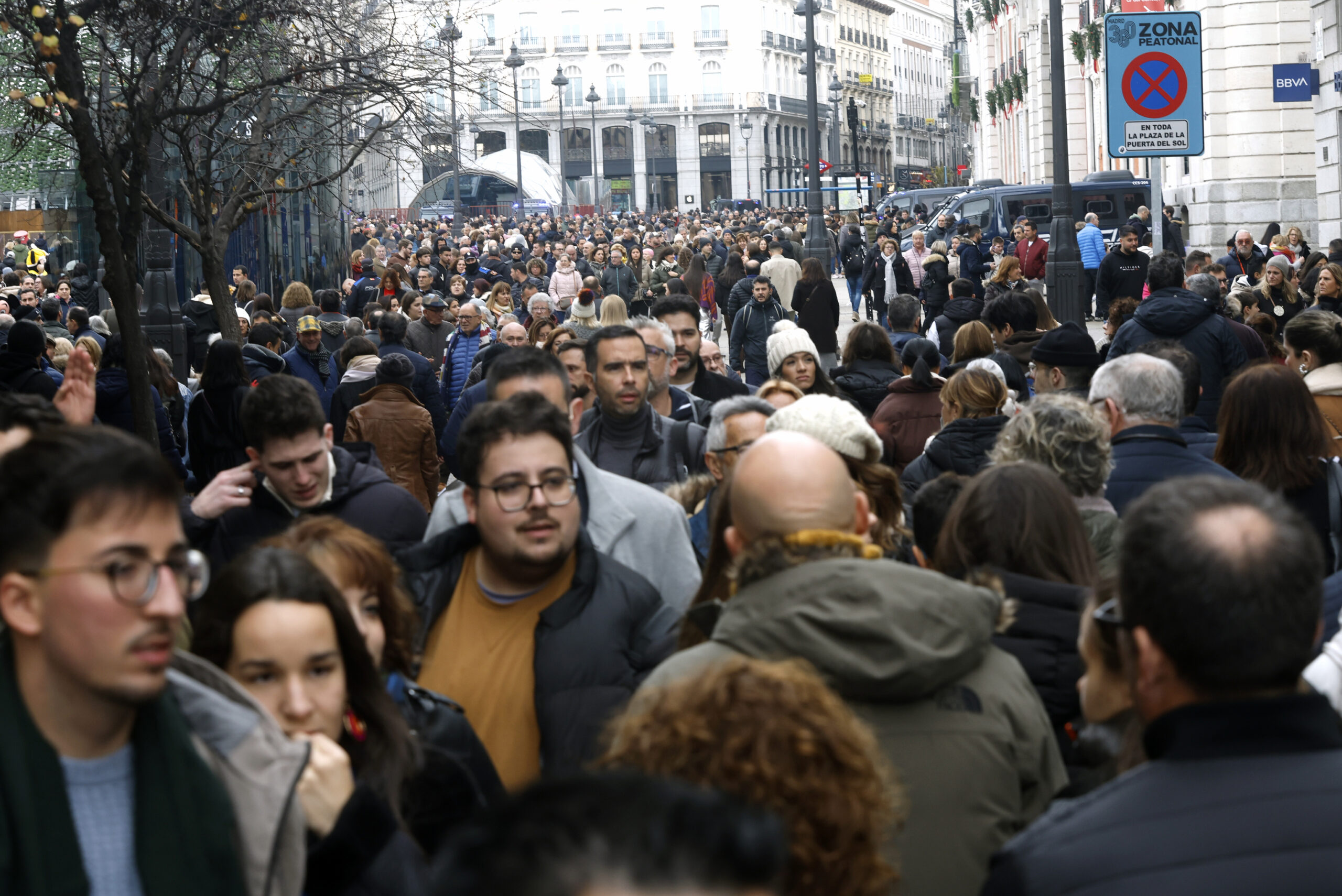 Familias abarrotan calles y plazas por Día del Niño