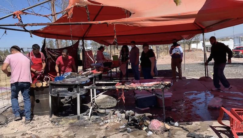 Flamazo en puesto de tacos en San Juan del Río