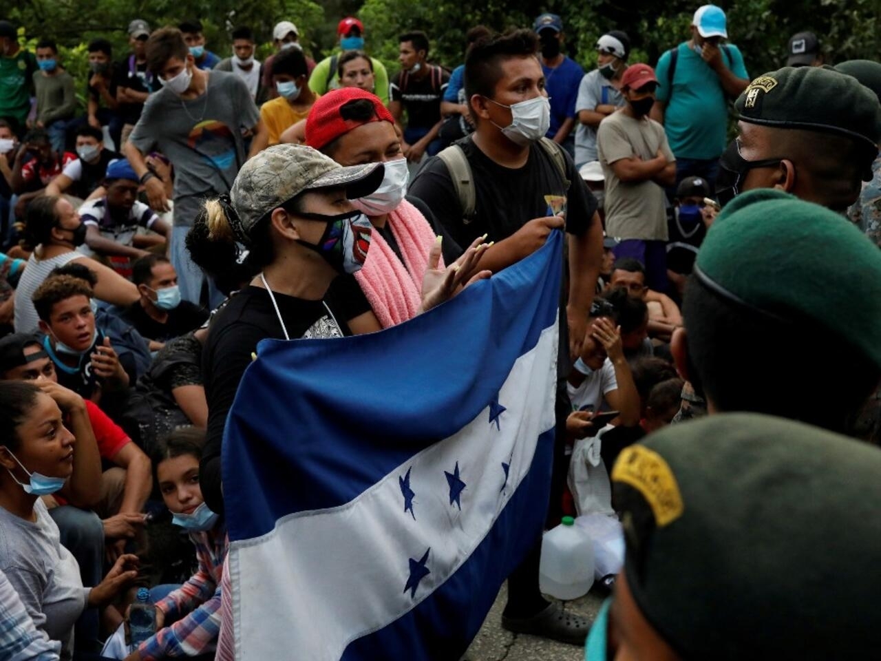 Guatemala anuncia plan para frenar a las caravanas migrantes