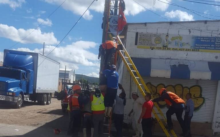 Hombre electrocutado en negocio de la avenida Universidad: negligencia en seguridad eléctrica