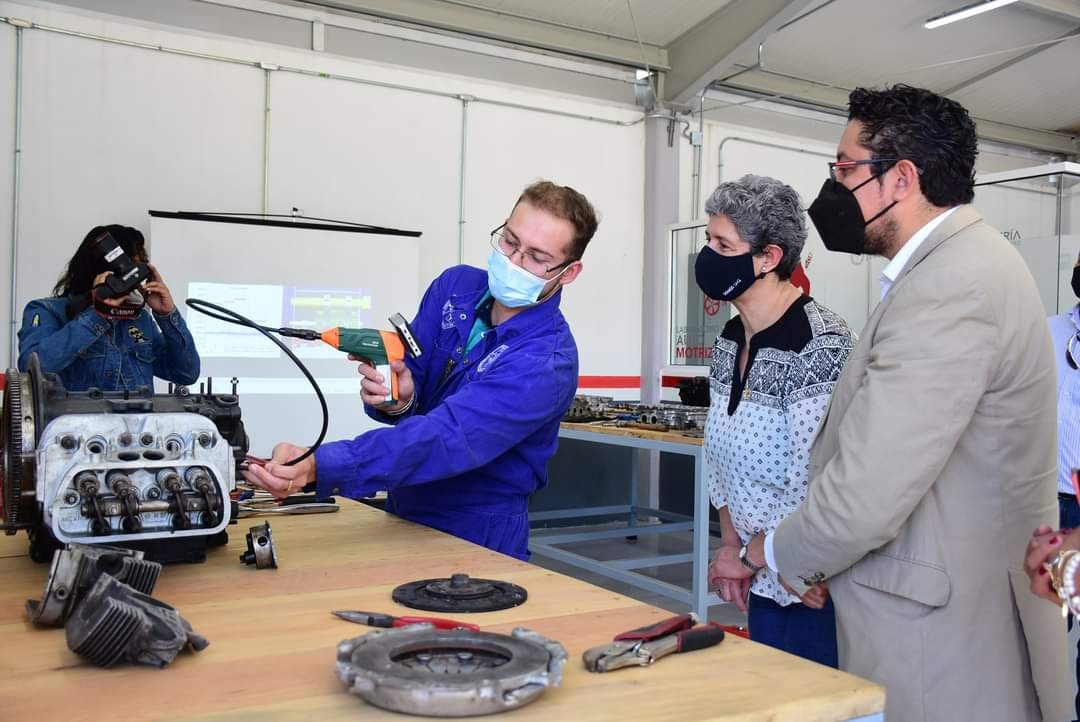 Impulsa UAQ proyectos innovadores en el Laboratorio Automotriz