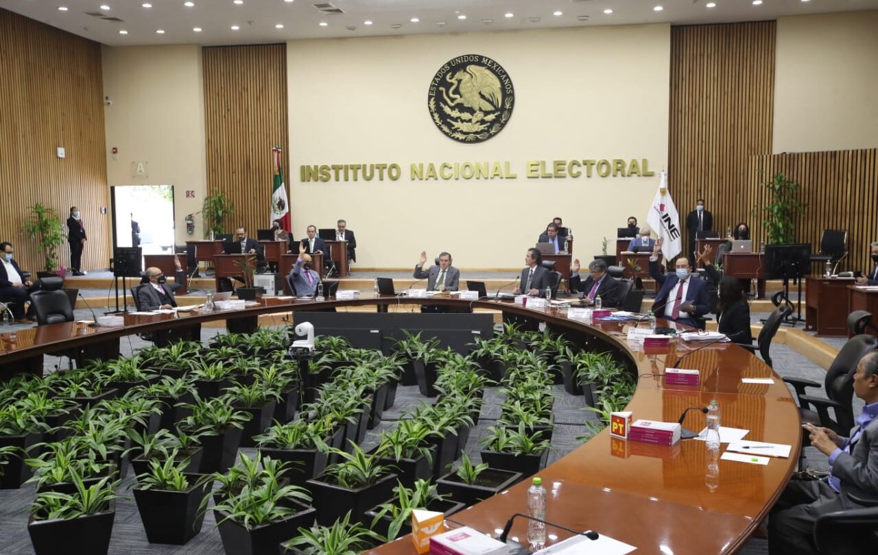 INE impone multas millonarias a partidos políticos por irregularidades en procesos internos |