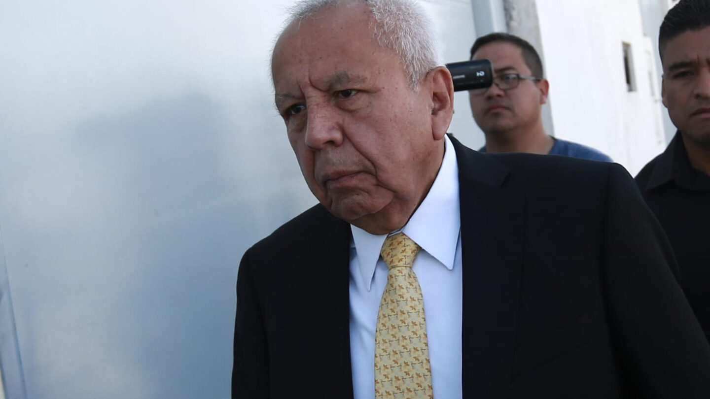 Juez rechaza propuesta de Francisco Garduño de cerrar acusación por incendio en Ciudad Juárez |
