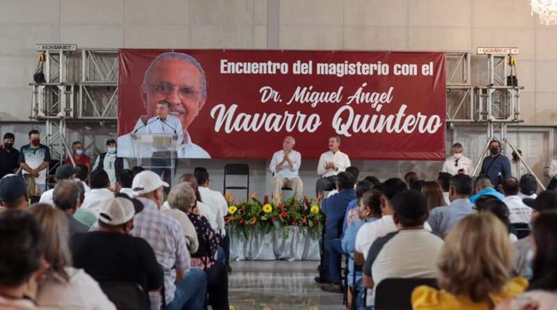 “La base para transformar a México, es sin duda la educación. Gracias Maestras y Maestros”: Héctor Santana